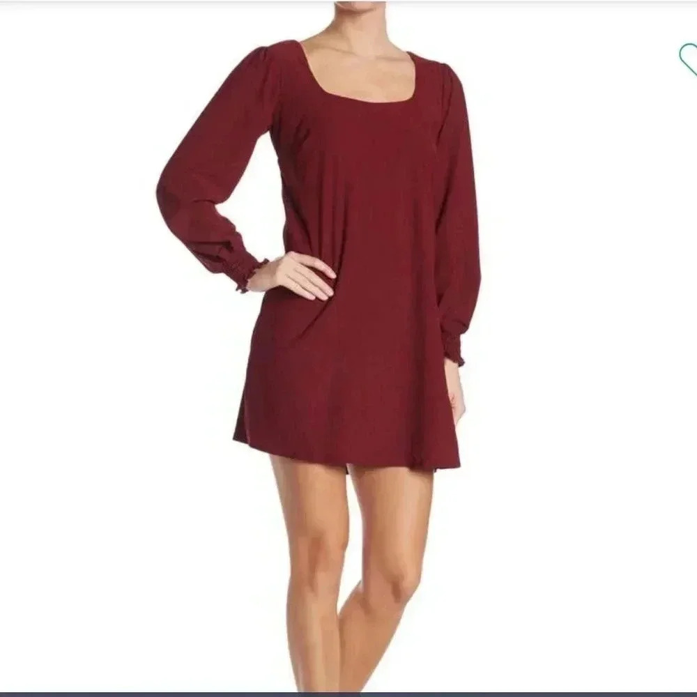 Kenedik Strappy Back Long Sleeve Shift Dress.Small